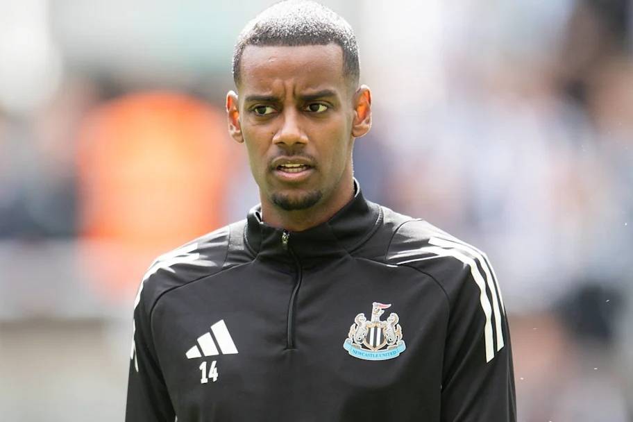 伊萨克遭纽卡斯尔集体孤立，利物浦求购风波持续发酵